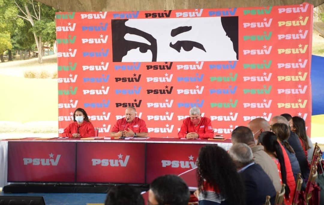 Cabello anunció que pedirán al CNE lista de firmantes por el revocatorio