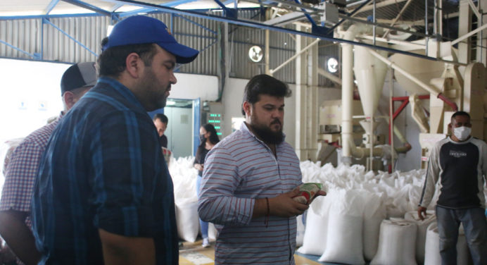 Con 76 toneladas de arroz arrancan planta empaquetadora de Punta de Mata