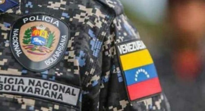 ¡Con la mano en los dólares! Capturan a funcionario de la PNB en Maturín (+Video)