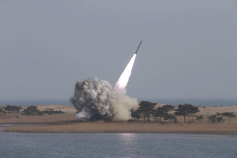 Corea del Norte misil