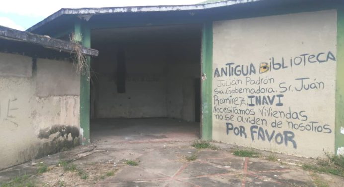 Diputado Luis Machado denuncia abandono de la antigua biblioteca Julián Padrón
