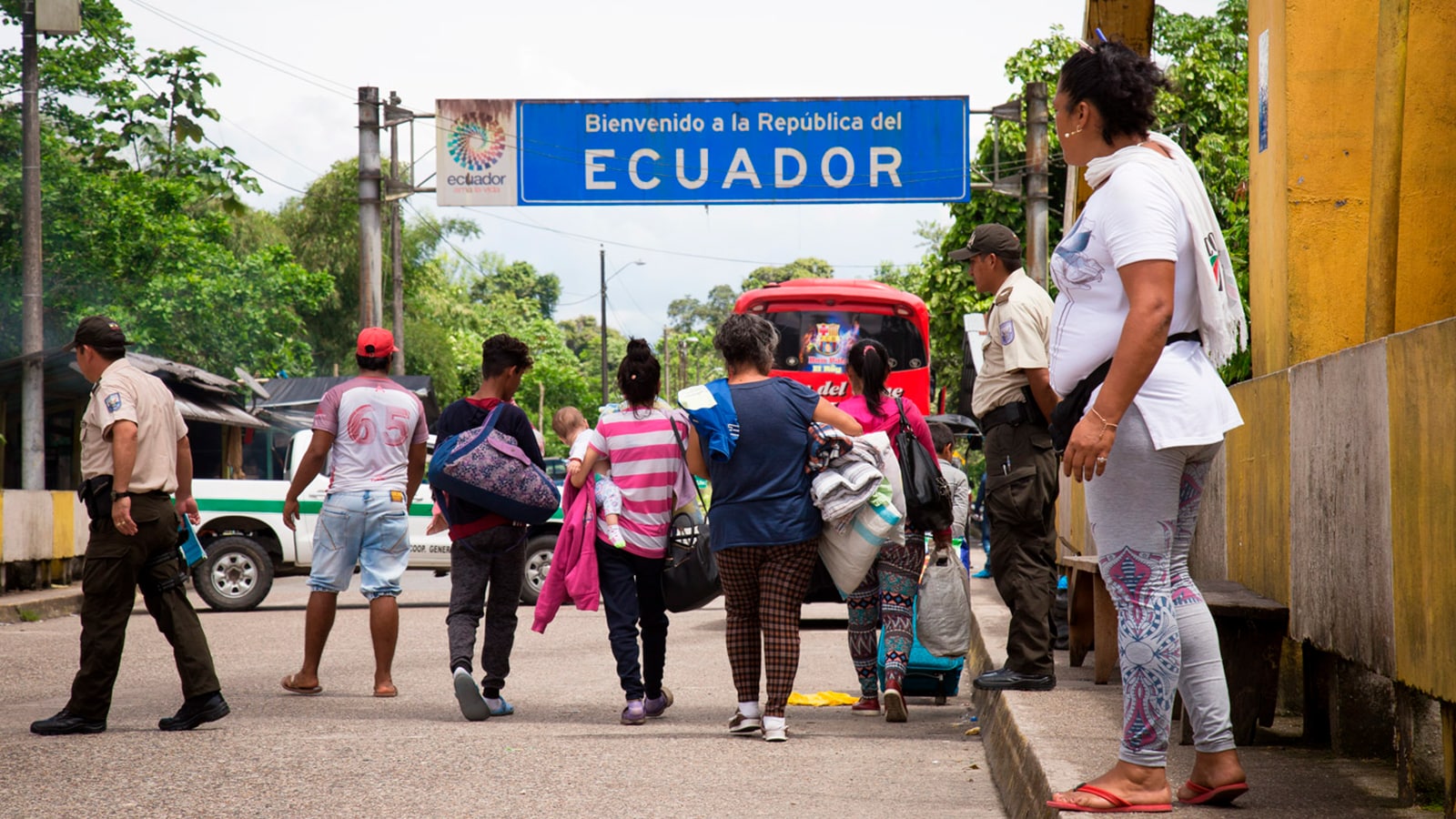 Ecuador anunciará este mes su plan de regularización de migrantes venezolanos