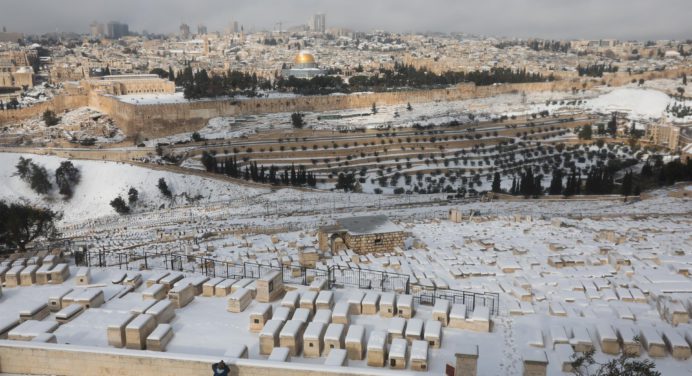 Fuerte nevada cortó los accesos a Jerusalén