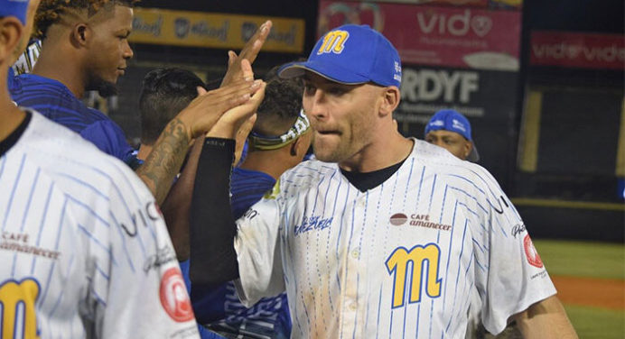 ¡La nave a puerto seguro! Magallanes blanqueó a Caribes y forzó el séptimo