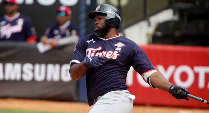Los Tigres de Aragua dejaron en el terreno al Caracas en extrainning