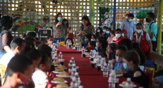 Luna y Fuentes atienden con jornada integral a niños del Samanna