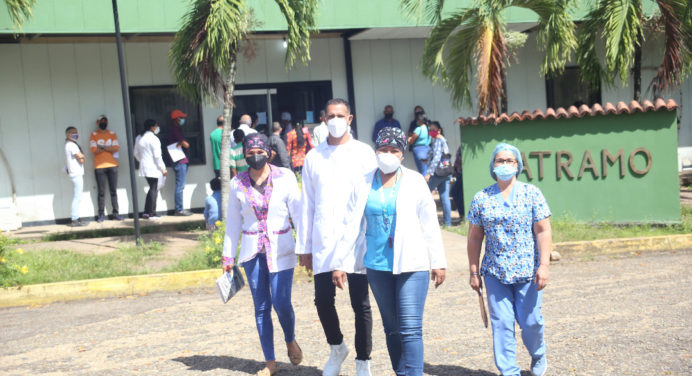 Trece médicos del triaje respiratorio del Humnt atienden 24/7 en Satramo