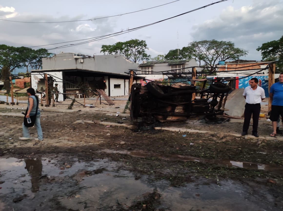 Un muerto y cinco heridos tras explosión de carro bomba en Arauca