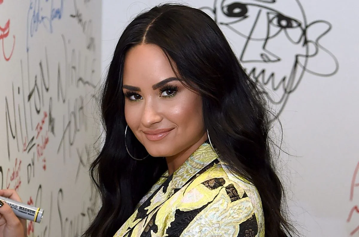 Una vez más la cantante Demi Lovato sorprende con su cambio de Look