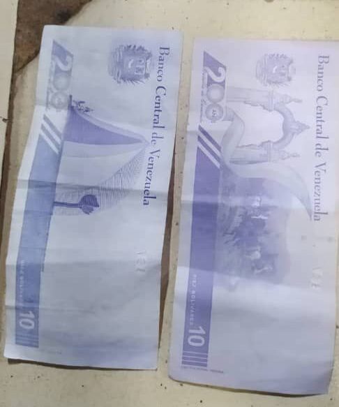 Usuarios alertan sobre presunta falsificación de billetes de 10 bolívares