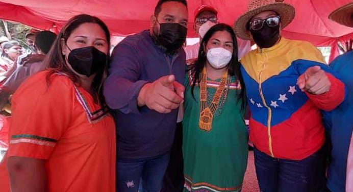 Alcalde Monteverde y ministra Clara Vidal visitaron comunidad kariña en Cedeño