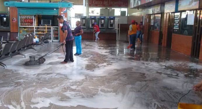 Alcaldía de Maturín realiza saneamiento profundo en el terminal de pasajeros