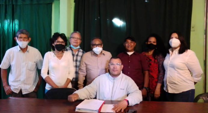 Azócar: Profesores universitarios sobreviven con salarios de hambre