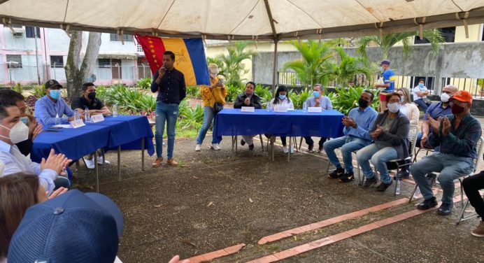 Ediles de la Unidad rindieron homenaje a jóvenes destacados de Maturín