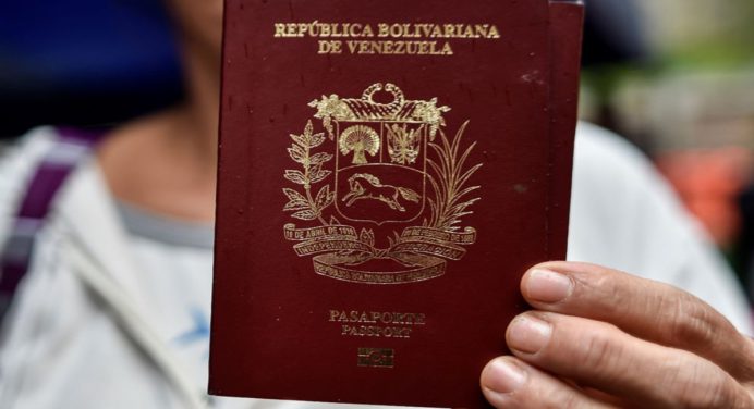 El petro subió y también el precio del pasaporte