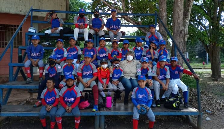 Escuela de Béisbol Menor Los Rangers