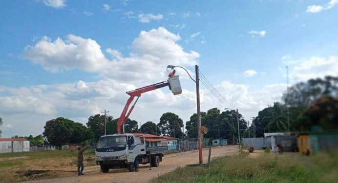 Potencian alumbrado público en el municipio Aguasay