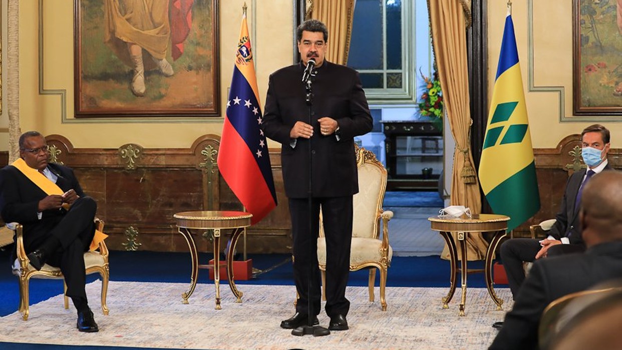 Presidente Maduro pide investigar planes de Macri para invadir Venezuela