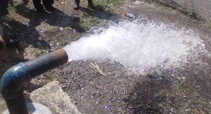 Reactivado suministro de agua a 5 mil familias del barrio Bolívar