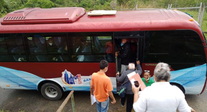 Ruta Bolivariana apoyó a 10 escuelas de Punceres