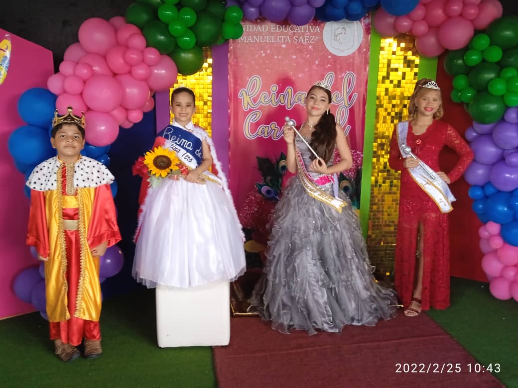 U.E Manuelita Sáenz celebró el Carnaval con sus reinitas