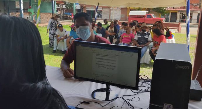 Alcaldía de Libertador censó a comerciantes informales y emprendedores