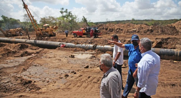 Avanza sustitución de 366 metros de tuberías de agua en Pirital