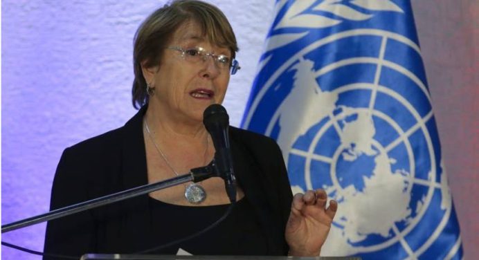 Bachelet denunció destrucción en pueblo de Ucrania