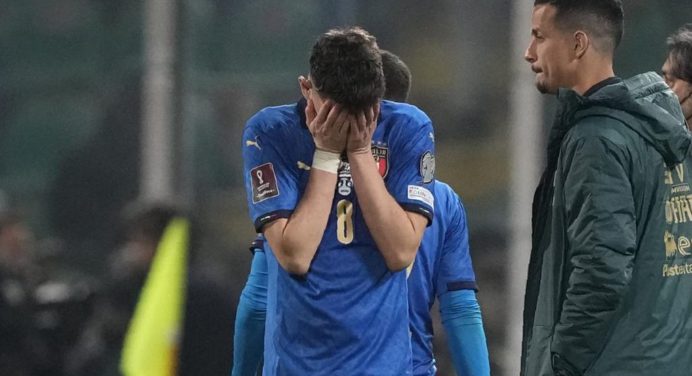 ¡Batacazo mundial! Un gol en el último minuto sacó a Italia de Qatar 2022