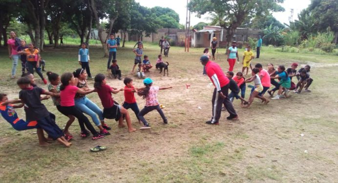 Brindan sonrisas a niños de El Rosillo con actividades deportivas