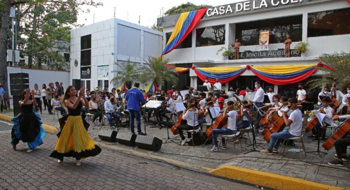 Casas culturales “Inícita Aceituno” y “Simón Bolívar” rinden homenaje al maestro Abreu
