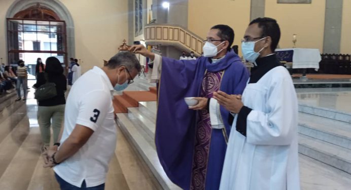 Con bioseguridad católicos recibieron las cenizas y cumplieron ayuno en Maturín