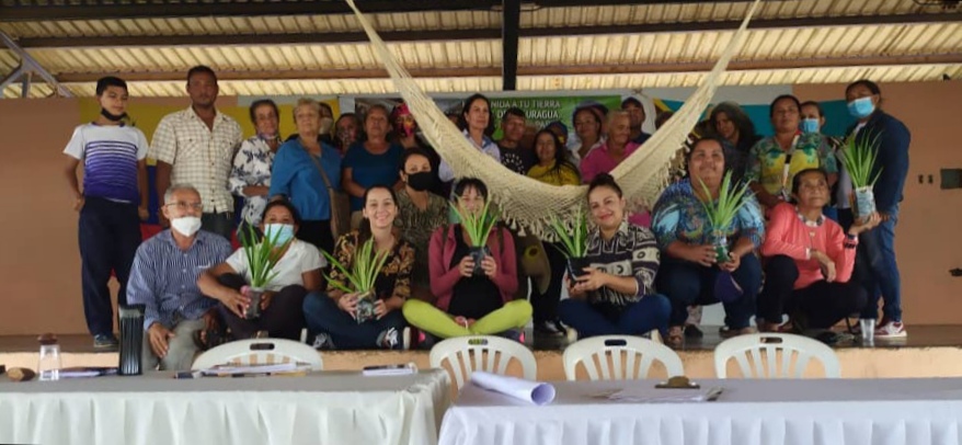 Dictan charla sobre elaboración de artesanía de curagua en Aguasay