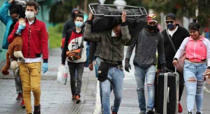 ¡Entérate! Venezolanos pueden viajar con pasaporte vencido