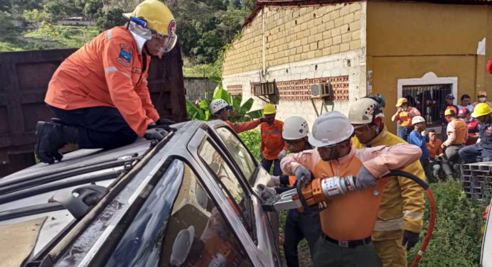 Funcionarios de Protección Civil recibieron curso de rescate en Caripe