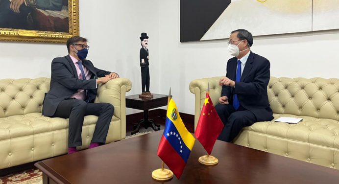 Gobierno venezolano revisa con China agenda bilateral