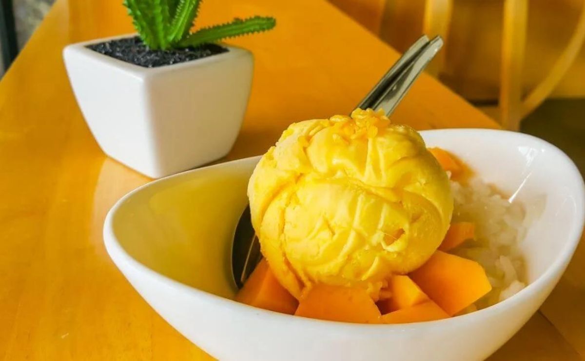 Delicioso helado cremoso de mango