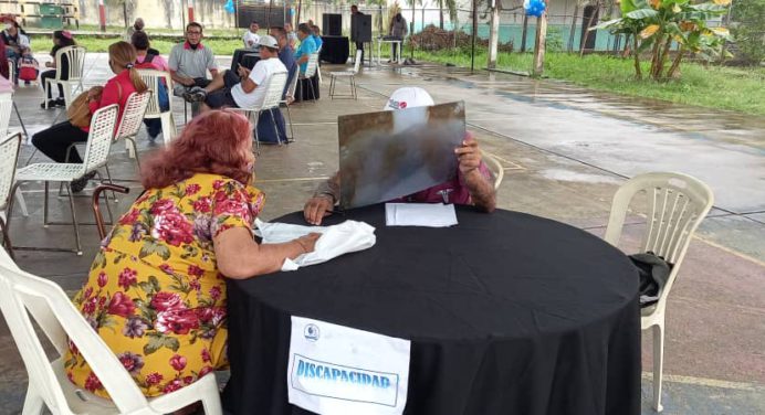 Iglesia Príncipe de Paz realiza jornada de ayuda social en calle La Planta