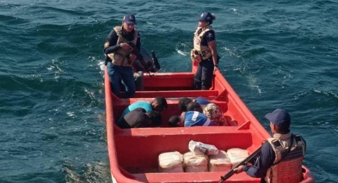 Interceptaron embarcación donde traficaban 140 kg de marihuana en Sucre