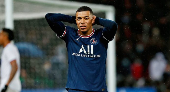 Kylian Mbappé se lesionó y es duda para enfrentar al Real Madrid