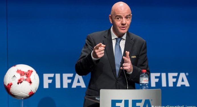 La FIFA insiste en organizar el Mundial cada dos años