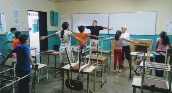 En Valenzuela más de 50 niños y adultos iniciaron su formación artística