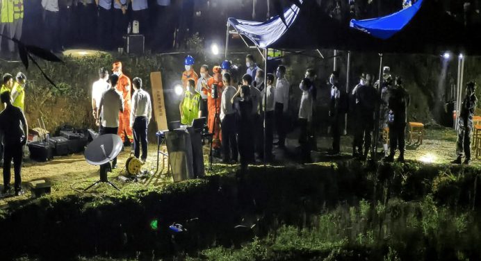 Siniestro en China sigue sin arrojar rastros de supervivientes 