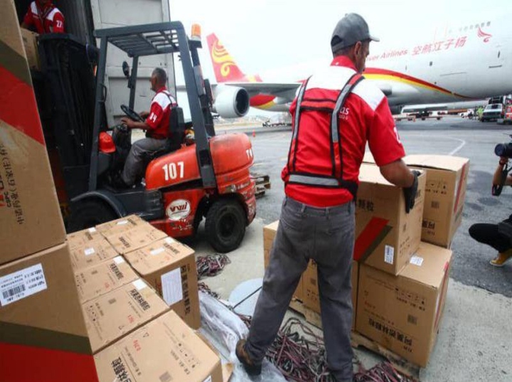 Llegan a Venezuela más de 16 toneladas de insumos médicos desde China