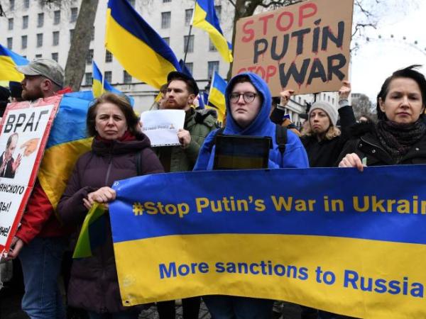 manifestaciones en todo el mundo exigen a rusia salir de ucrania laverdaddemonagas.com putinjjj