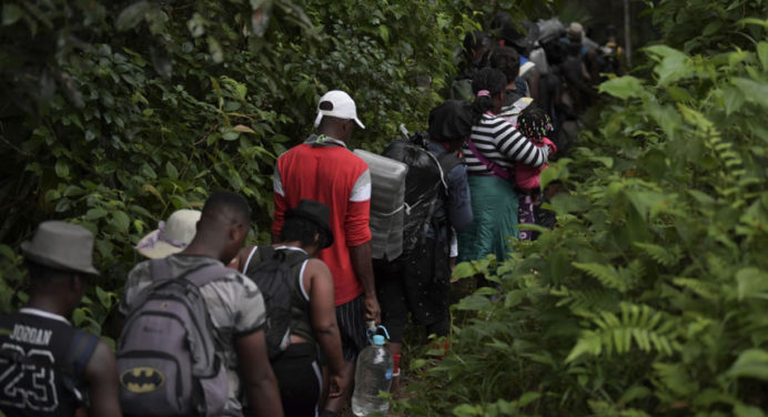 ONU: Más de dos mil venezolanos intentan cruzar el paso del Darién
