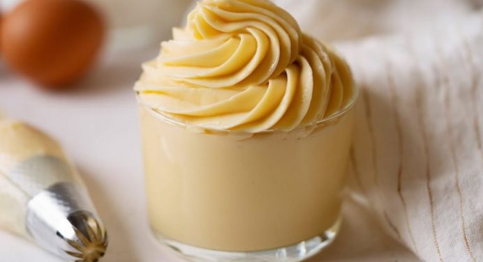 Prepara ésta deliciosa crema pastelera con tan solo 5 ingredientes