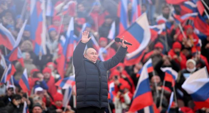 Putin justifica la invasión en un acto de masas con 200 mil personas