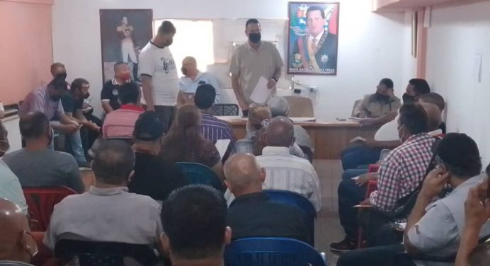 Transportistas debaten propuestas ante II Congreso de la clase obrera