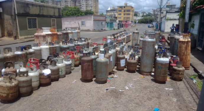 400 familias del sector Negro Primero recibieron cilindros de gas